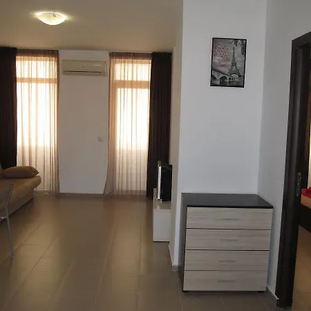 Cote D'azure 네세부르