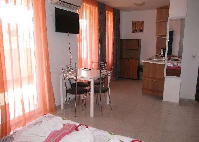 Cote D'azure Aparthotel 3*